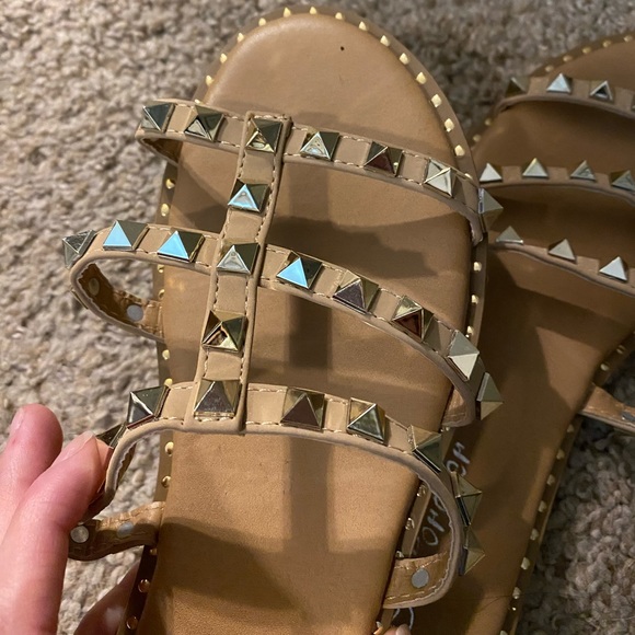 Women’s Sandals - Picture 3 of 4